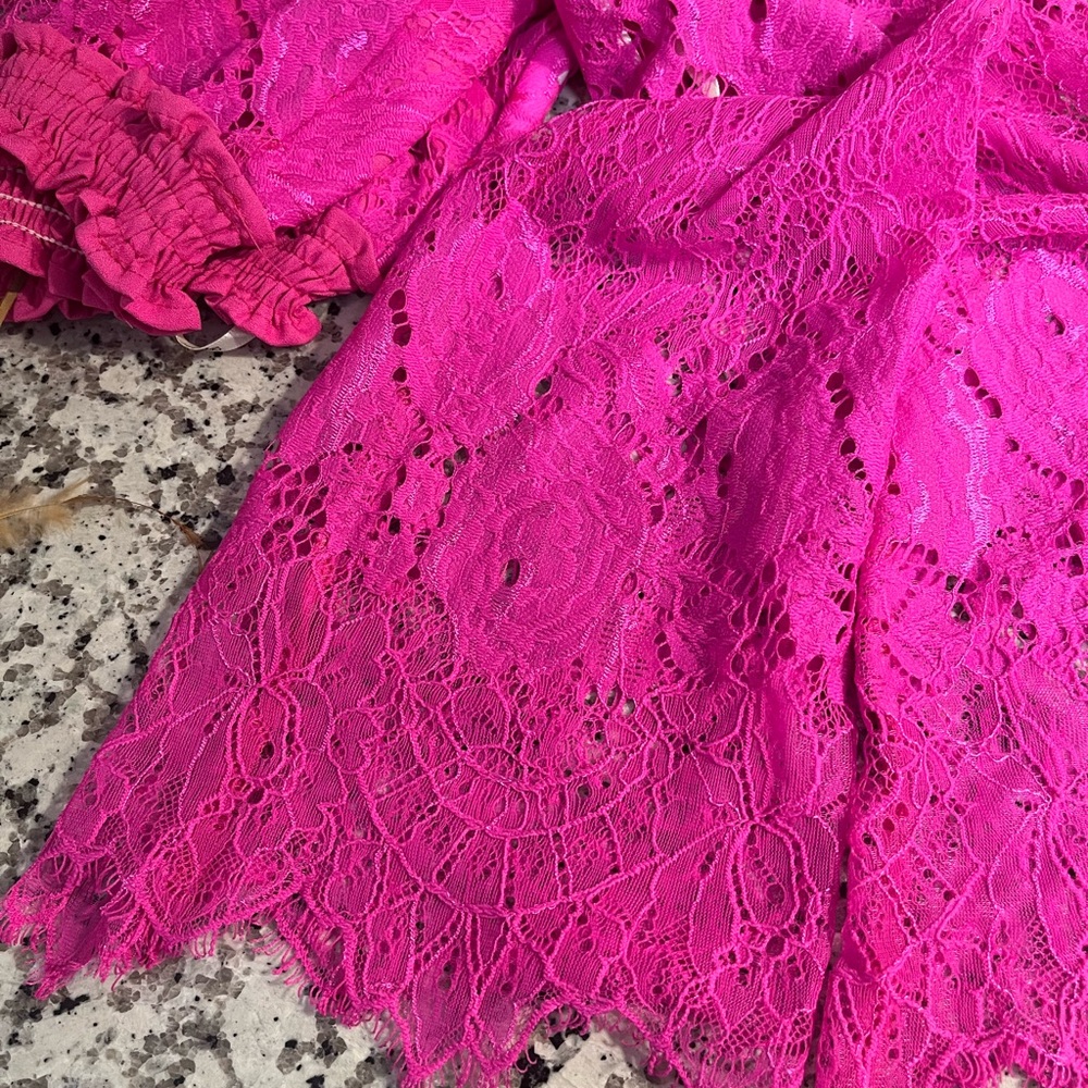 Pink eyelet top - Picture 5 of 11